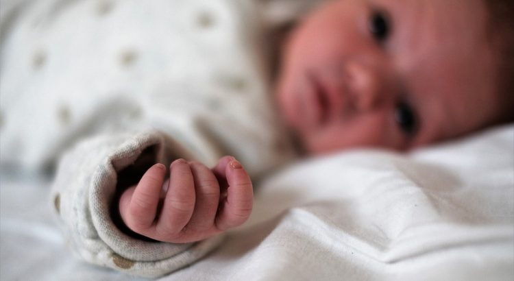 Baby Newborn Motherhood Infant  - tatjana3012 / Pixabay
