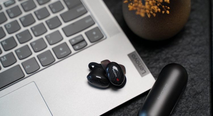 Bluetooth Headset Noise Reduction  - lilo401 / Pixabay