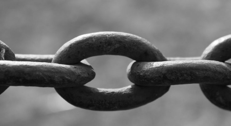 Chain Metal Monochrome Link Steel  - ignalingiardi / Pixabay