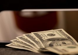 Dollars Money Savings Cash Account - Engin_Akyurt / Pixabay