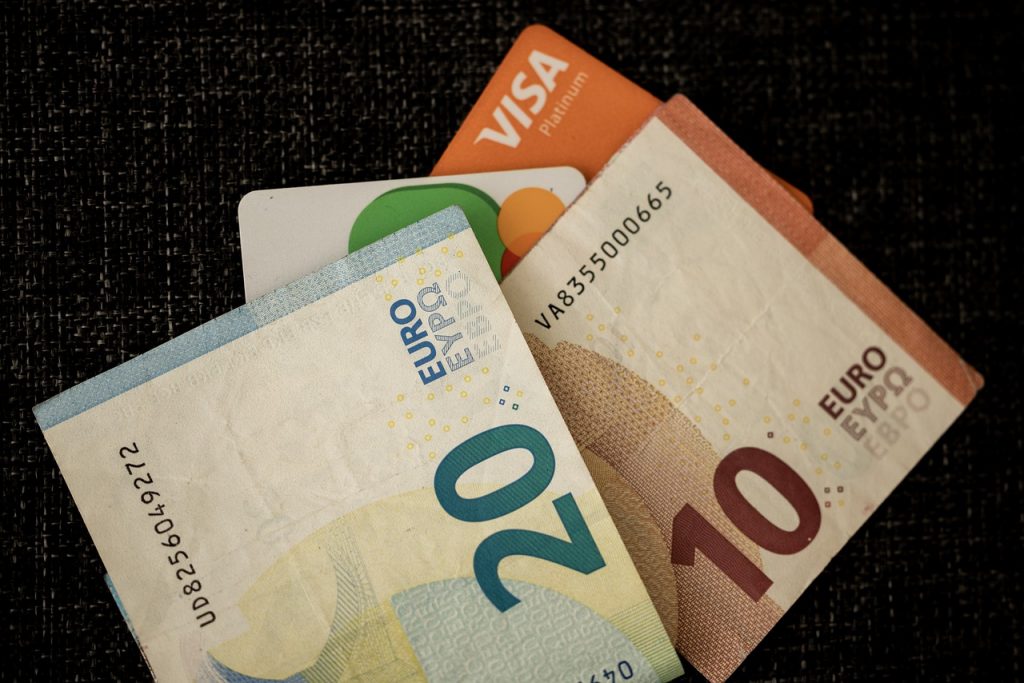Euro Money Savings Cash Account  - Engin_Akyurt / Pixabay