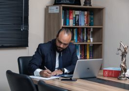 Man Lawyer Office Desk Computer  - advogadoaguilar / Pixabay